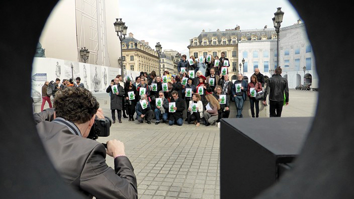 paul mccarthy, aica france, association, critiques art, flash mob, paris, orlan, butt plug