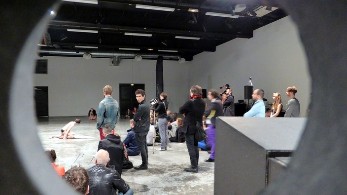 frasq, le générateur, performance, galerie nivet-carzon, anne dreyfus, marion estimbre, gentilly, jean-luc verna, gauthier tassart, julien tibéri, frédéric x liwer, gwenael billaud, david liver, sarah cassenti, pascal lièvre, hélène defilippi, irena andreeva, naomi shka, mogly speix, maya arbel, florent matéo, 6ème édition