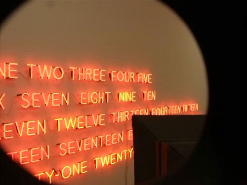 maison rouge, néon, who s afraid of red yellow and blue