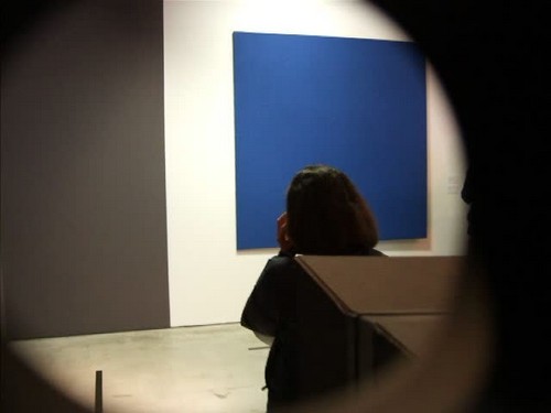 maison rouge, néon, who s afraid of red yellow and blue