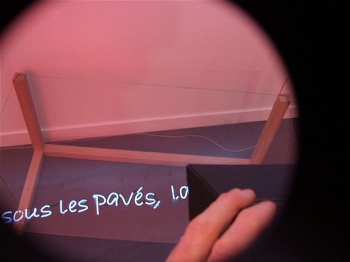 maison rouge, néon, who s afraid of red yellow and blue