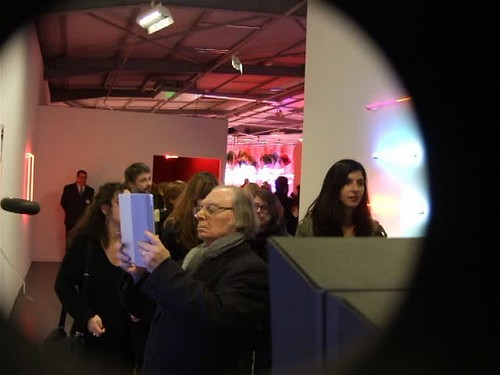 maison rouge, néon, who s afraid of red yellow and blue