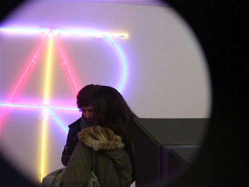 maison rouge, néon, who s afraid of red yellow and blue